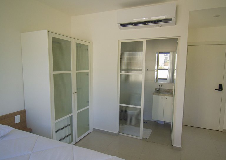 Flat com Sacada, Vista, Ar, Garagem, Piscina, WiFi