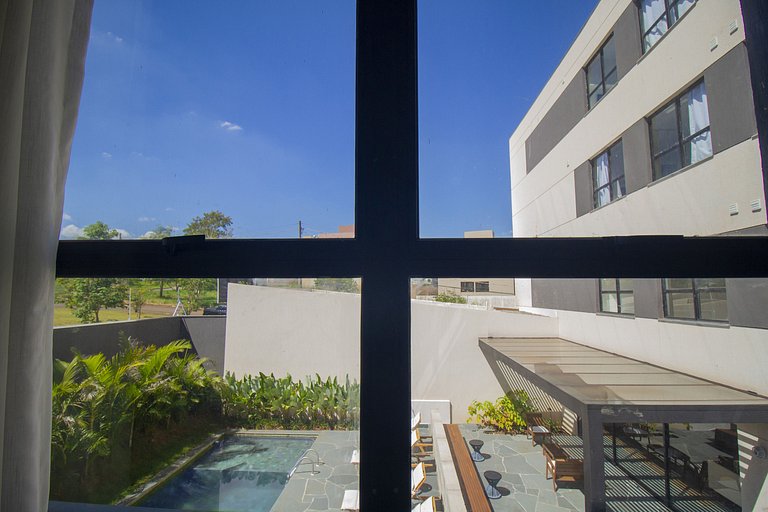 Flat com Sacada, Vista, Ar, Garagem, Piscina, WiFi