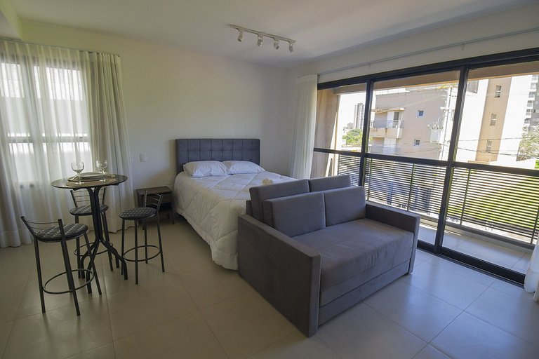Studio 107 - Flat com Sacada, Vista, WiFi, Cowork