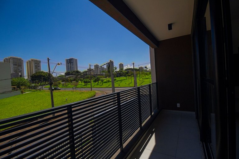 Studio 107 - Flat com Sacada, Vista, WiFi, Cowork