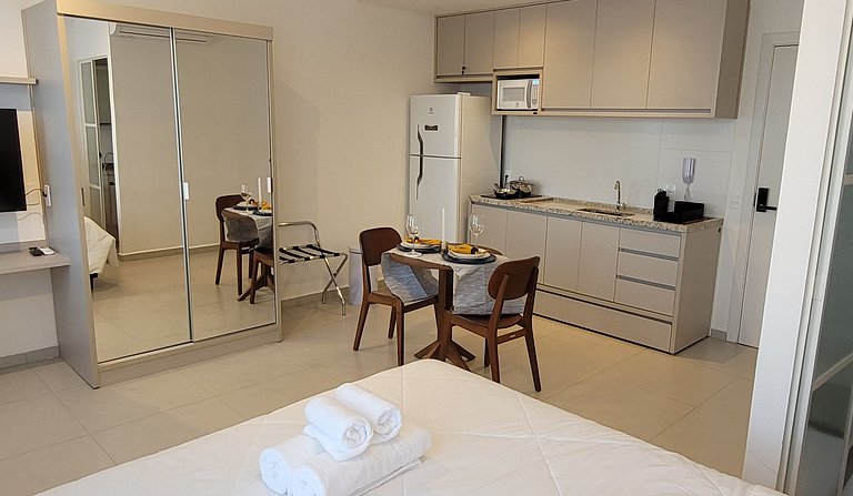 Studio 121 - Cama Queen, Garagem, Piscina, WiFi