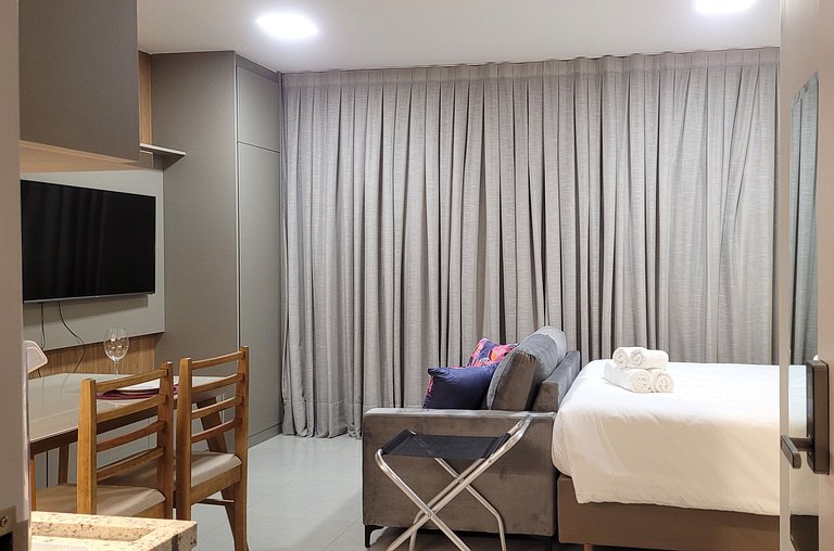 Studio 311- Piscina, Garagem, Ar, WiFi, Sinuca